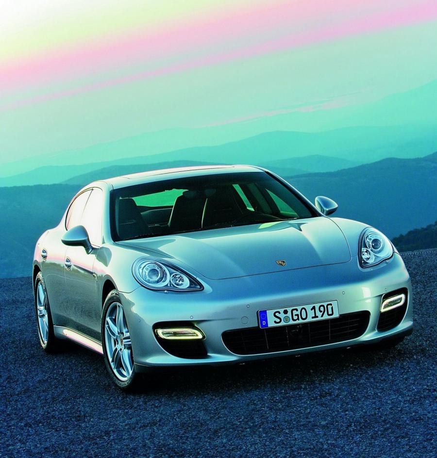  Porsche Panamera 2009 года  (фото 2 из 144)